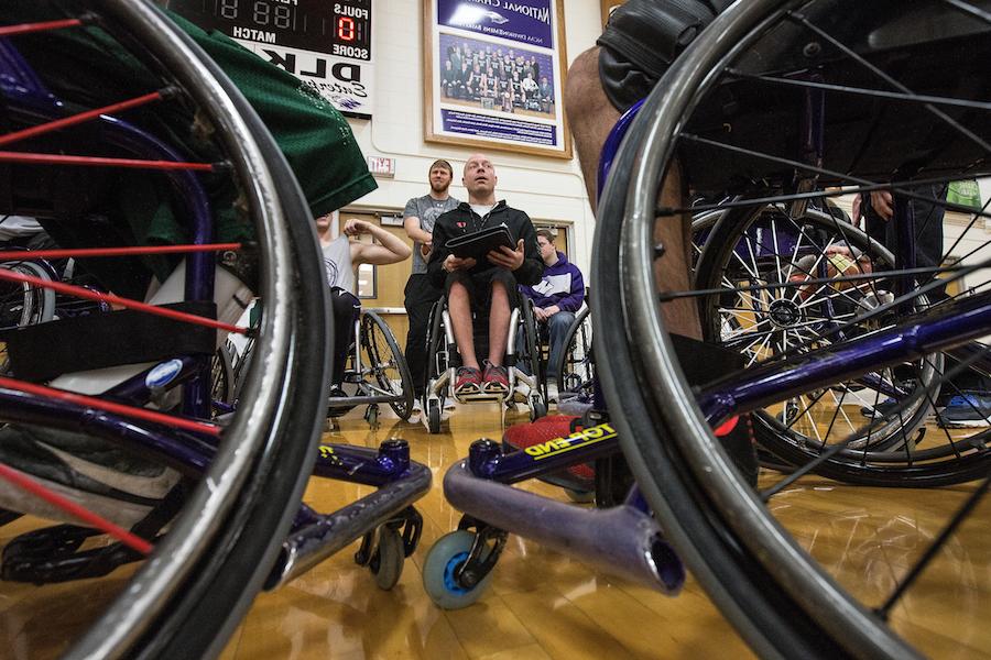 更多关于威斯康辛大学白水轮椅篮球